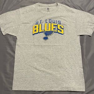 St. Louis Blues short sleeve t-shirt, size large